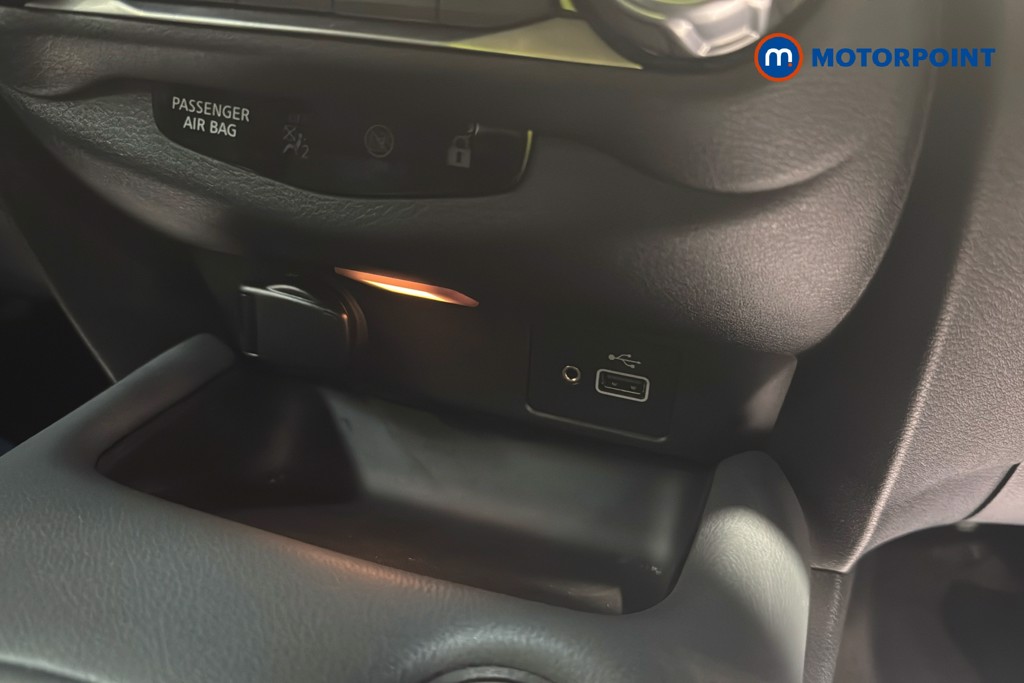 Nissan Juke N-Connecta Automatic Petrol SUV - Stock Number (1633874) - 17th supplementary image