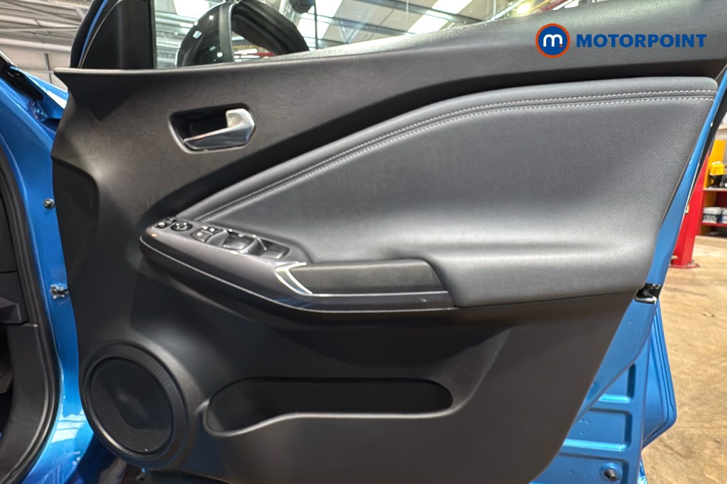 Nissan Juke N-Connecta Automatic Petrol SUV - Stock Number (1633874) - 19th supplementary image