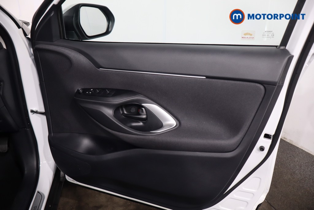 Toyota Yaris Cross Icon Automatic Petrol-Electric Hybrid Estate - Stock Number (1633892) - 24th supplementary image