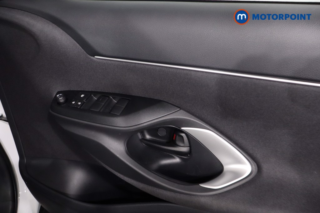 Toyota Yaris Cross Icon Automatic Petrol-Electric Hybrid Estate - Stock Number (1633892) - 25th supplementary image