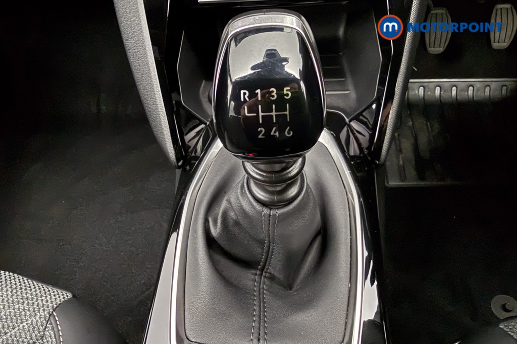 Peugeot 2008 Allure Manual Petrol SUV - Stock Number (1634483) - 6th supplementary image