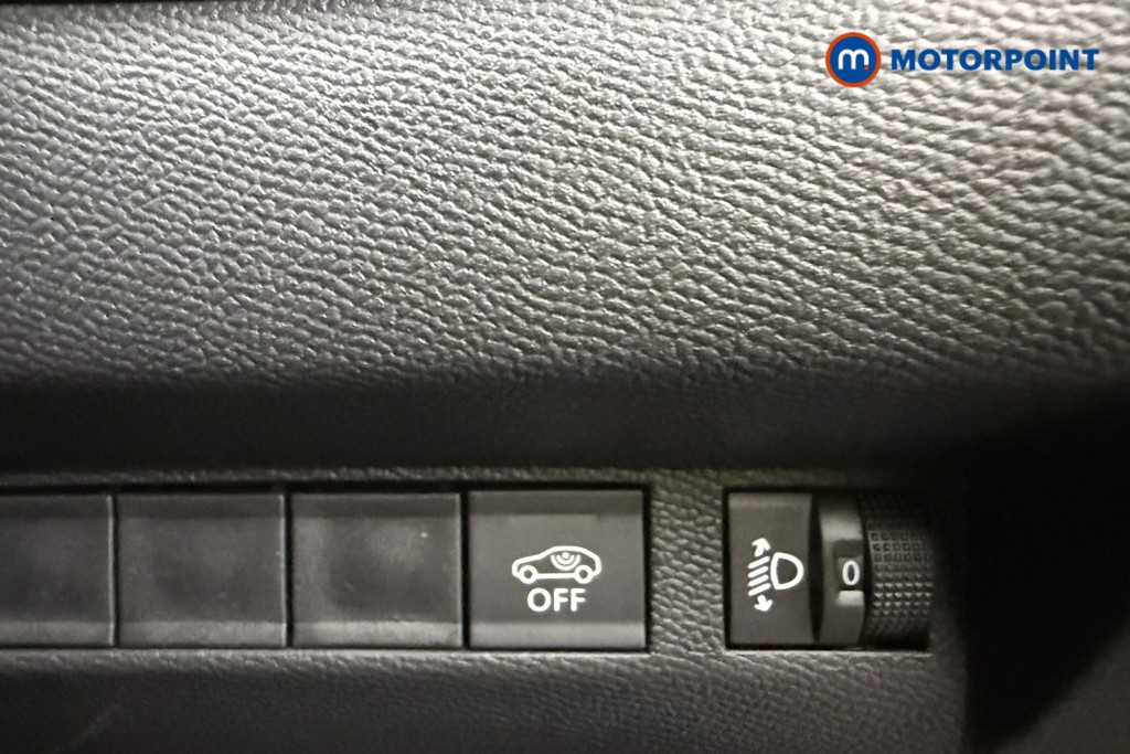 Peugeot 2008 Allure Manual Petrol SUV - Stock Number (1634483) - 16th supplementary image