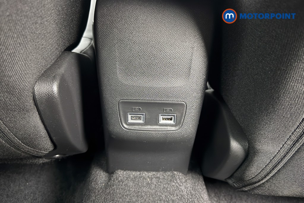 Peugeot 2008 Allure Manual Petrol SUV - Stock Number (1634483) - 19th supplementary image