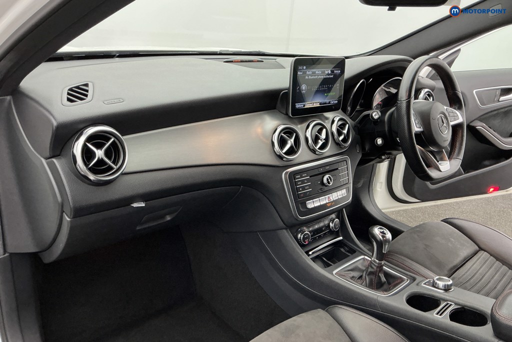 Mercedes-Benz GLA Amg Line Manual Petrol SUV - Stock Number (1634503) - 8th supplementary image