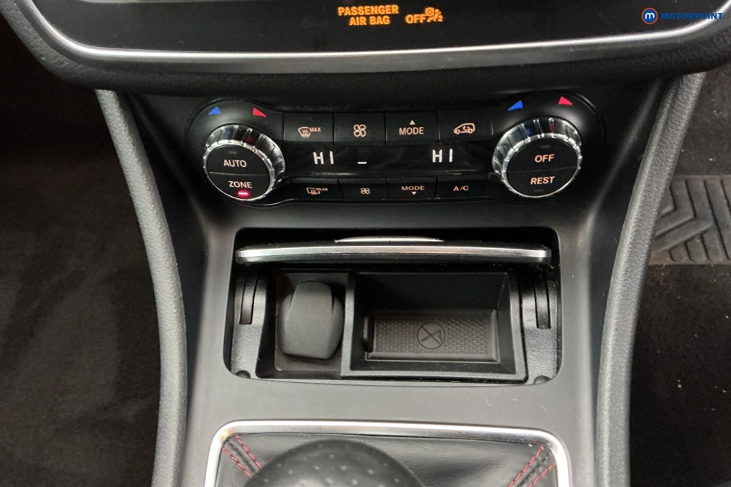 Mercedes-Benz GLA Amg Line Manual Petrol SUV - Stock Number (1634503) - 17th supplementary image