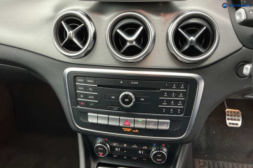 Mercedes-Benz GLA Amg Line Manual Petrol SUV - Stock Number (1634503) - 18th supplementary image