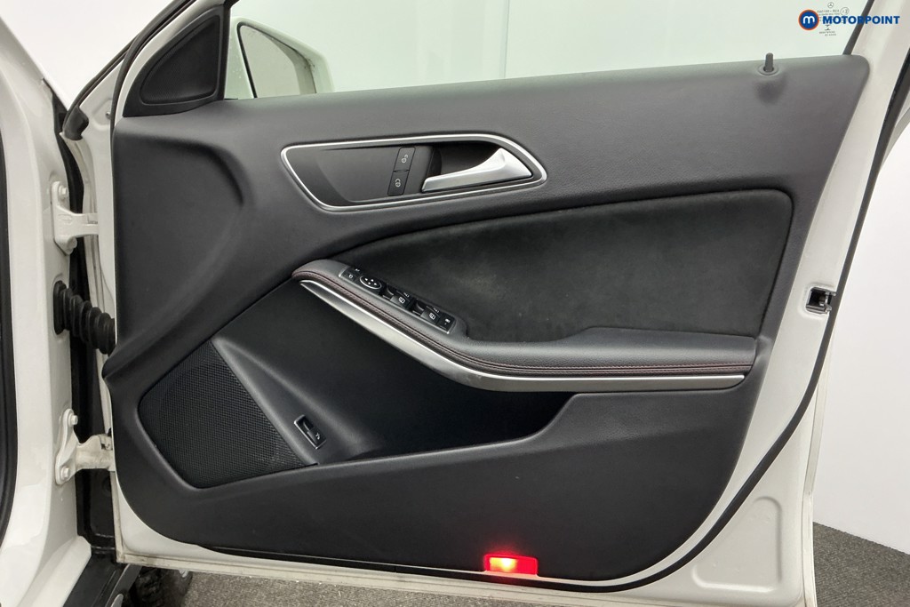 Mercedes-Benz GLA Amg Line Manual Petrol SUV - Stock Number (1634503) - 26th supplementary image