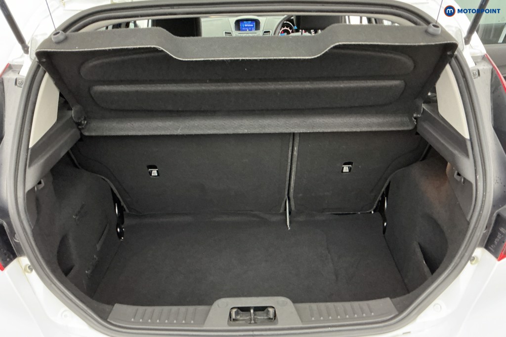 Ford Fiesta Zetec Manual Petrol Hatchback - Stock Number (1634620) - 4th supplementary image