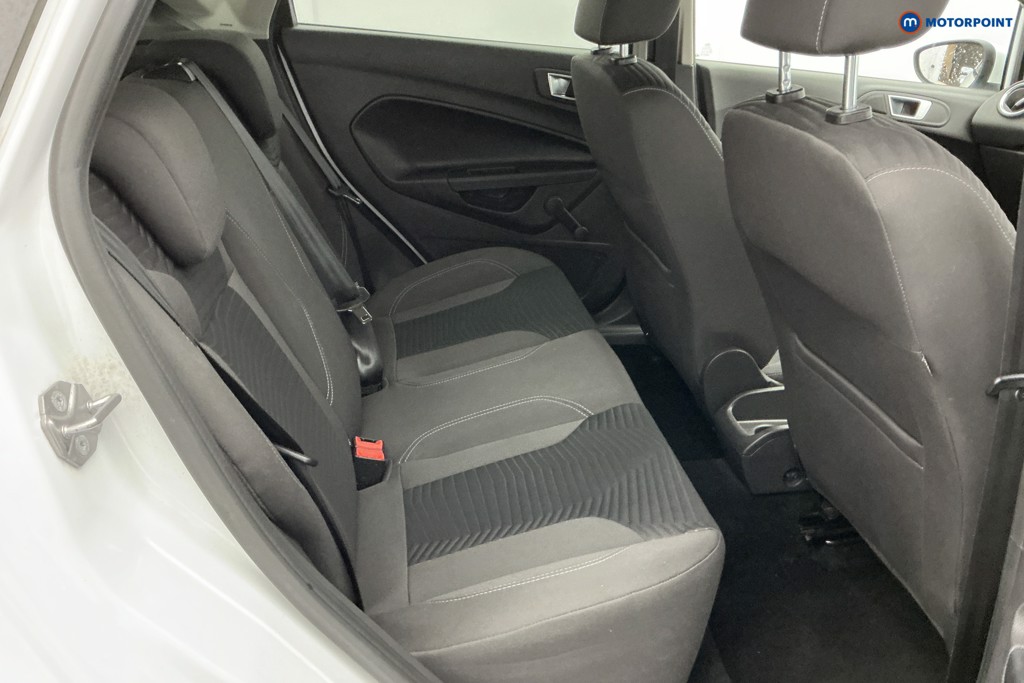 Ford Fiesta Zetec Manual Petrol Hatchback - Stock Number (1634620) - 5th supplementary image