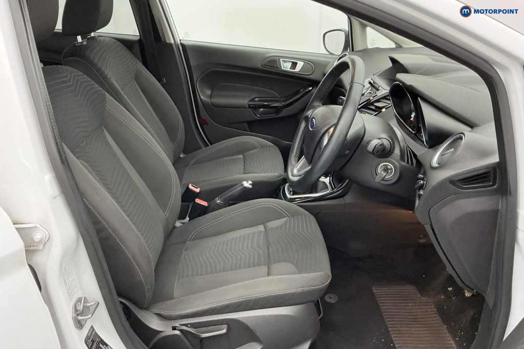 Ford Fiesta Zetec Manual Petrol Hatchback - Stock Number (1634620) - 6th supplementary image