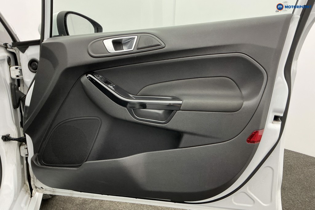 Ford Fiesta Zetec Manual Petrol Hatchback - Stock Number (1634620) - 26th supplementary image