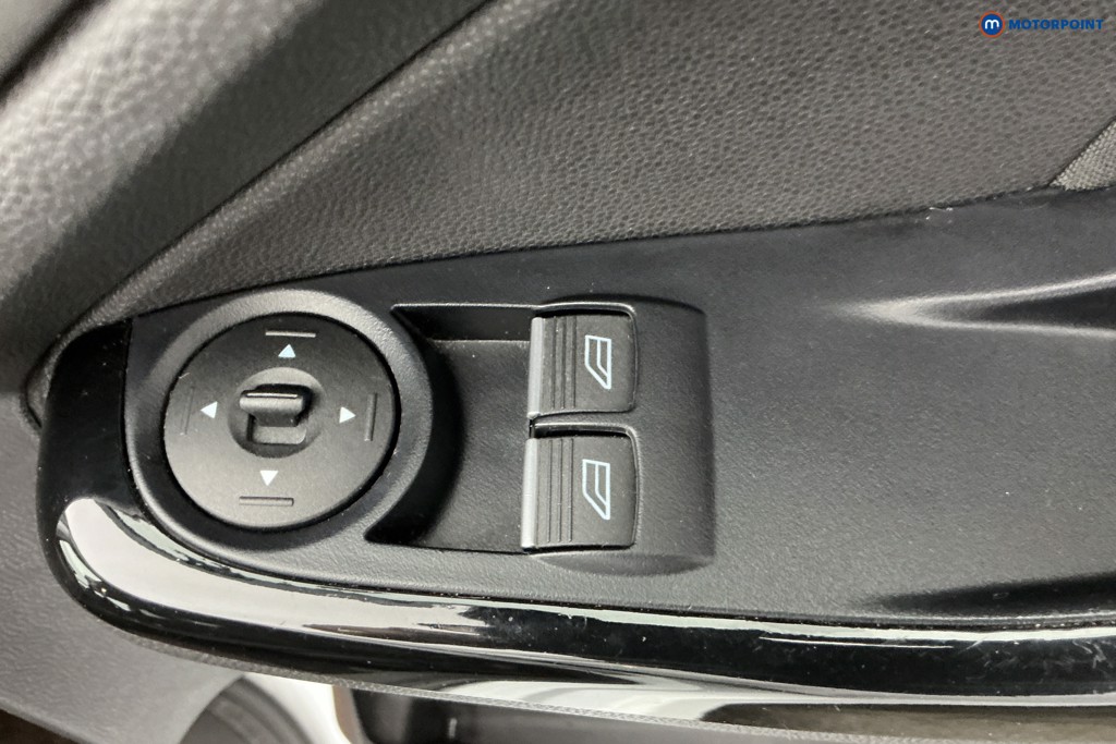 Ford Fiesta Zetec Manual Petrol Hatchback - Stock Number (1634620) - 28th supplementary image