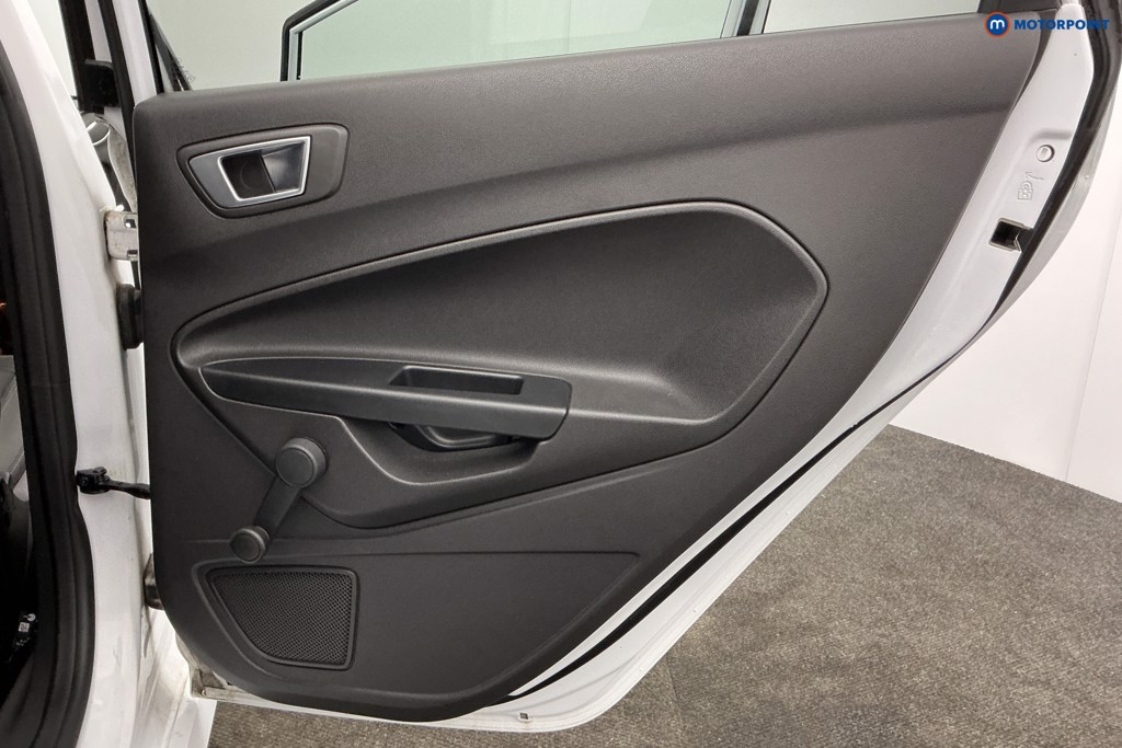 Ford Fiesta Zetec Manual Petrol Hatchback - Stock Number (1634620) - 29th supplementary image