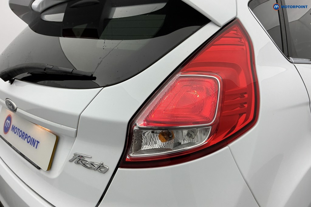 Ford Fiesta Zetec Manual Petrol Hatchback - Stock Number (1634620) - 33rd supplementary image