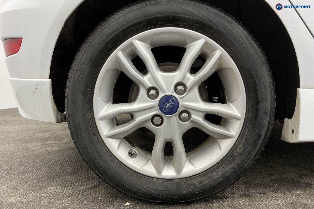 Ford Fiesta Zetec Manual Petrol Hatchback - Stock Number (1634620) - 37th supplementary image