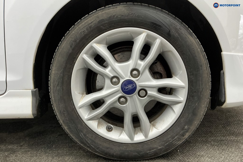 Ford Fiesta Zetec Manual Petrol Hatchback - Stock Number (1634620) - 38th supplementary image