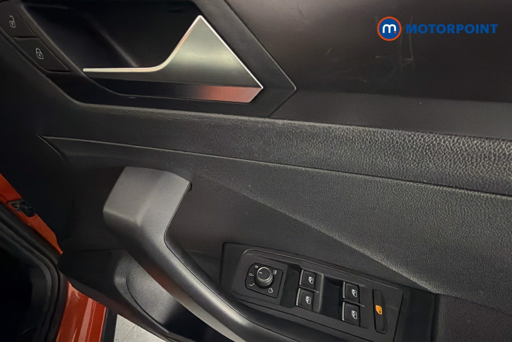 Volkswagen T-Roc SE Manual Diesel SUV - Stock Number (1634720) - 19th supplementary image