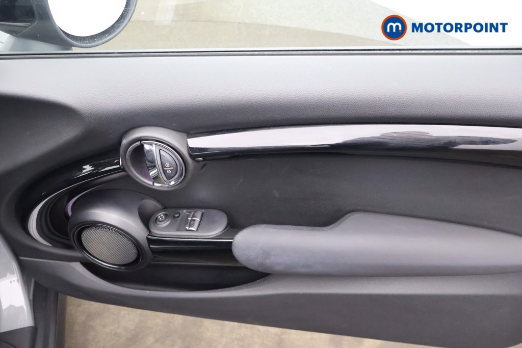 Mini Hatchback Cooper Classic Manual Petrol Hatchback - Stock Number (1634768) - 11th supplementary image