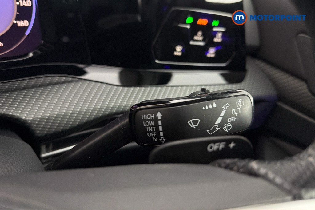 Volkswagen Golf R-Line Automatic Petrol Hatchback - Stock Number (1634808) - 7th supplementary image