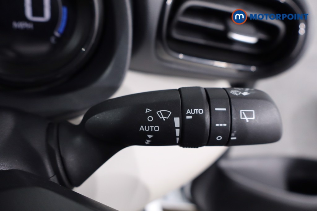 Toyota Yaris Excel Automatic Petrol-Electric Hybrid Hatchback - Stock Number (1635042) - 15th supplementary image