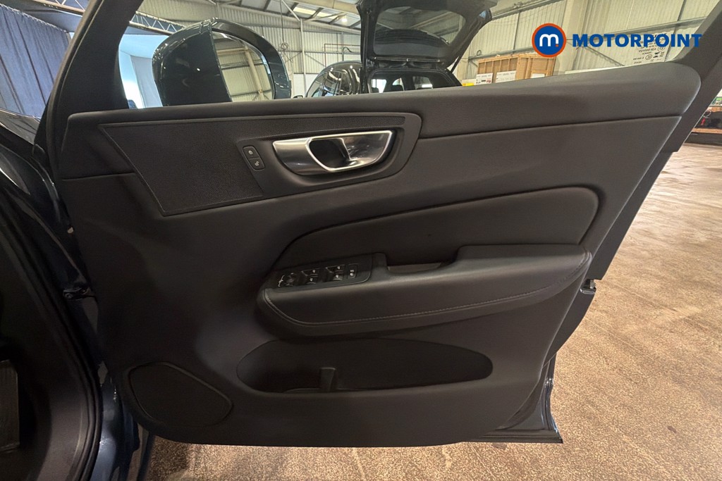 Volvo Xc60 Core Automatic Petrol SUV - Stock Number (1635175) - 19th supplementary image
