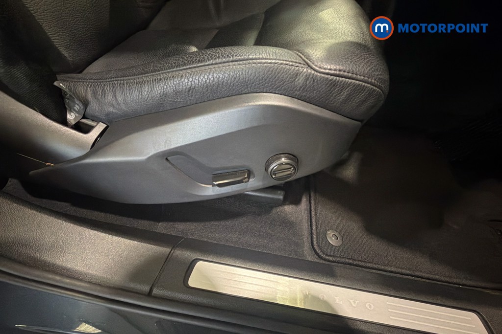 Volvo Xc60 Core Automatic Petrol SUV - Stock Number (1635175) - 25th supplementary image