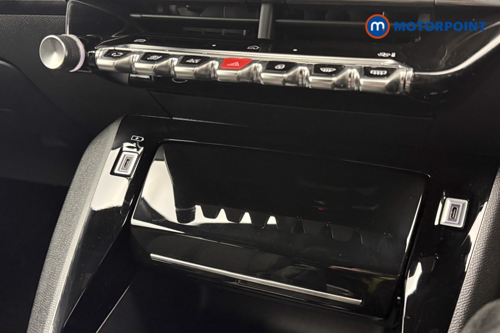 Peugeot 2008 Allure Manual Petrol SUV - Stock Number (1635272) - 16th supplementary image