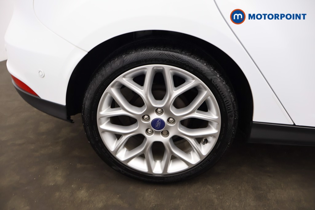 Ford Focus Titanium X Manual Petrol Hatchback - Stock Number (1635431) - 2nd supplementary image
