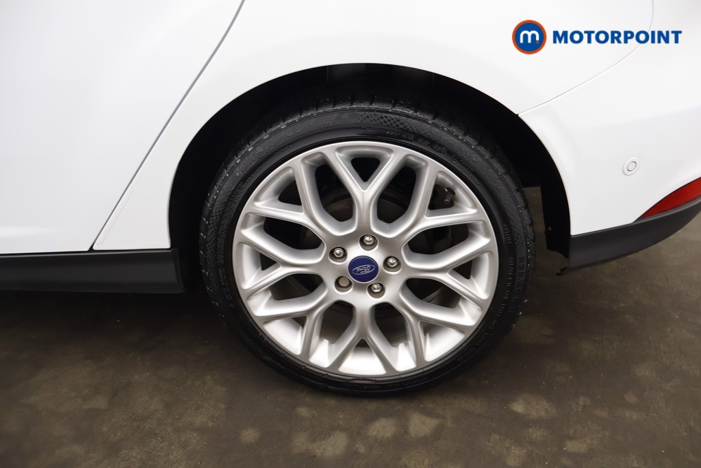 Ford Focus Titanium X Manual Petrol Hatchback - Stock Number (1635431) - 3rd supplementary image