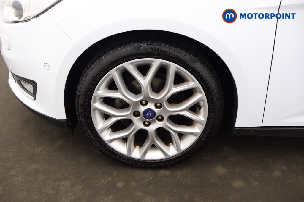Ford Focus Titanium X Manual Petrol Hatchback - Stock Number (1635431) - 4th supplementary image