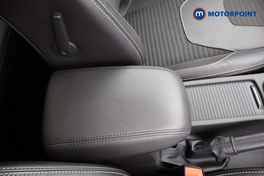 Ford Focus Titanium X Manual Petrol Hatchback - Stock Number (1635431) - 17th supplementary image