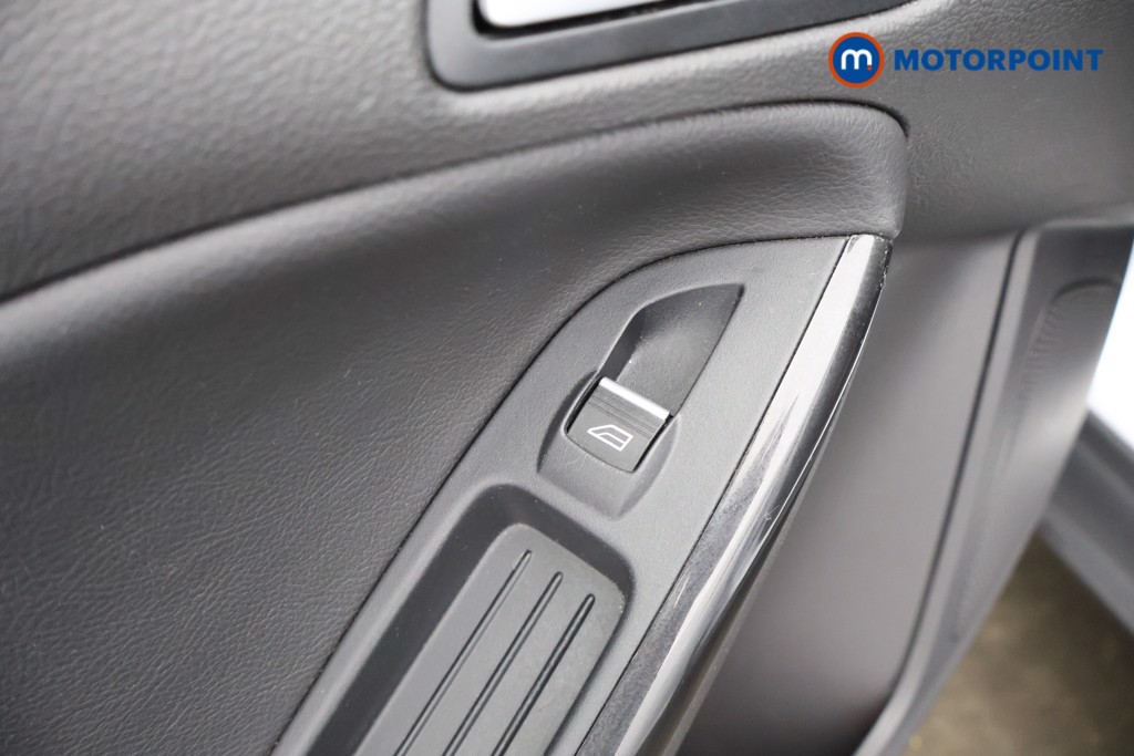 Ford Focus Titanium X Manual Petrol Hatchback - Stock Number (1635431) - 31st supplementary image