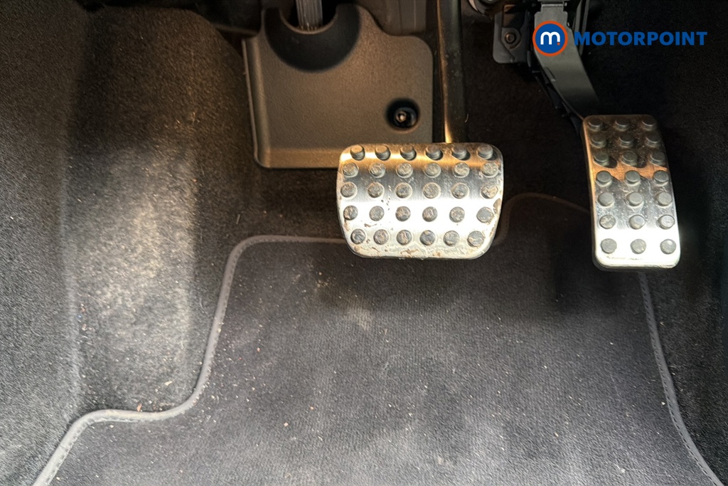 Mercedes-Benz A Class Amg Line Automatic Diesel Hatchback - Stock Number (1636048) - 24th supplementary image