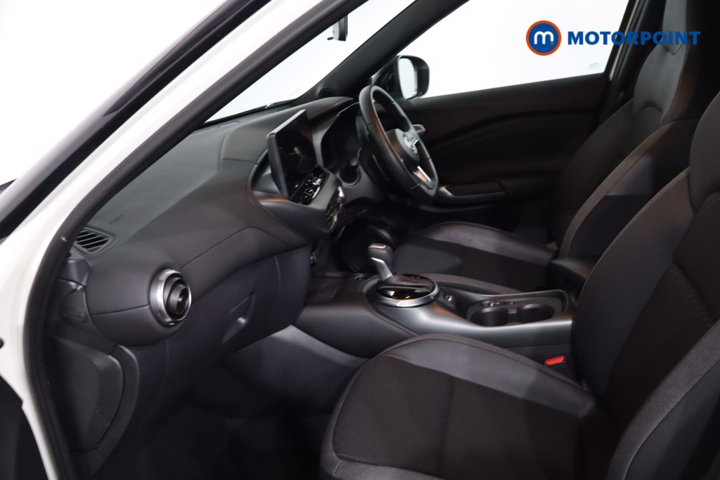 Nissan Juke N-Connecta Automatic Petrol SUV - Stock Number (1636091) - 4th supplementary image