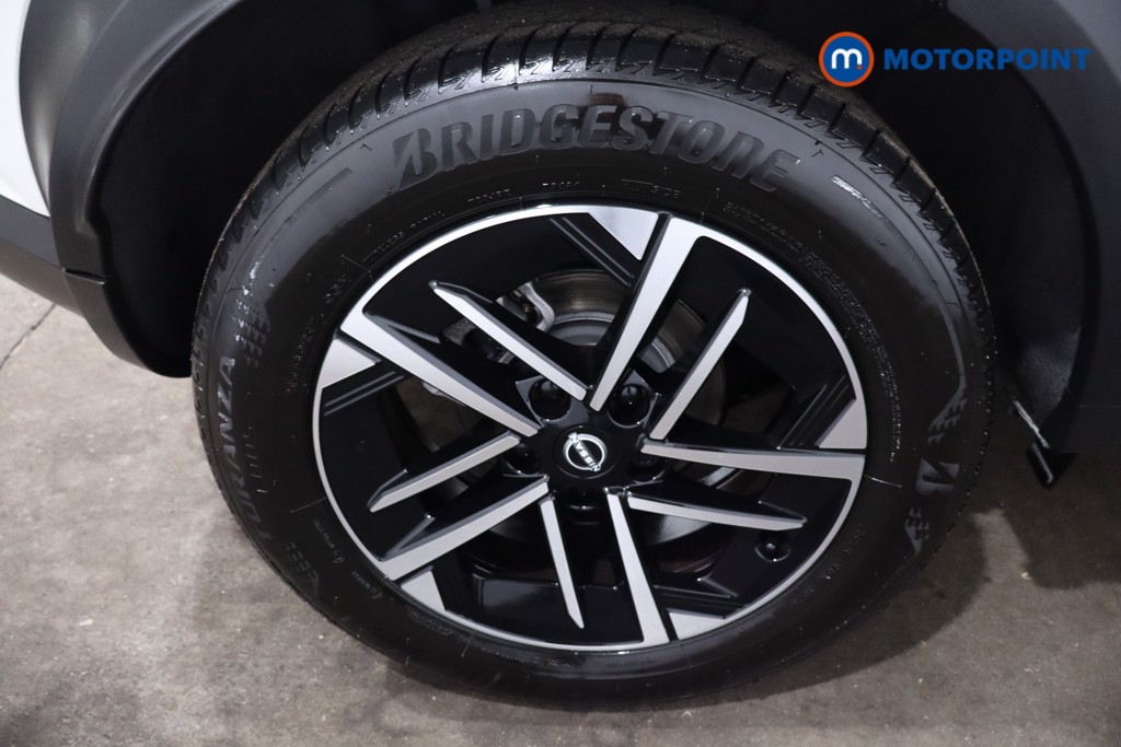 Nissan Juke N-Connecta Automatic Petrol SUV - Stock Number (1636091) - 9th supplementary image