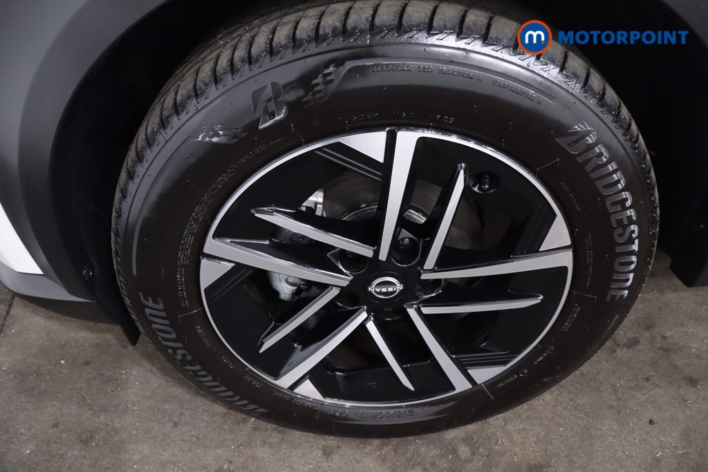 Nissan Juke N-Connecta Automatic Petrol SUV - Stock Number (1636091) - 11th supplementary image