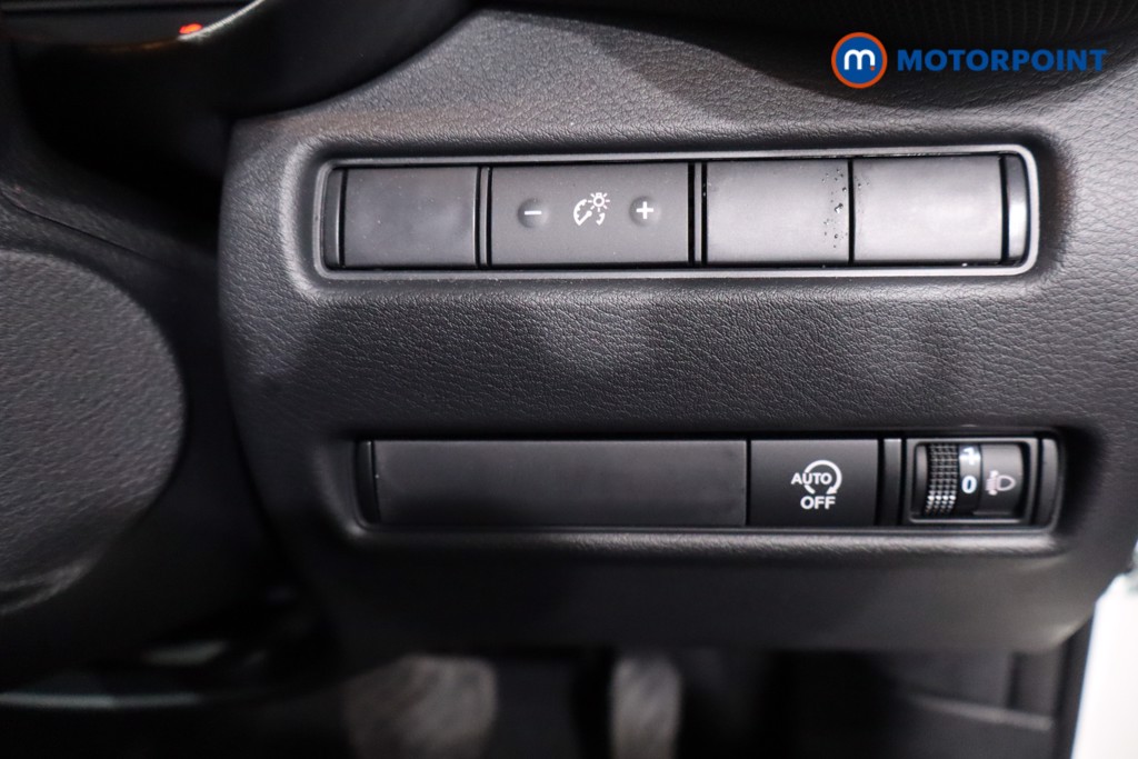 Nissan Juke N-Connecta Automatic Petrol SUV - Stock Number (1636091) - 17th supplementary image