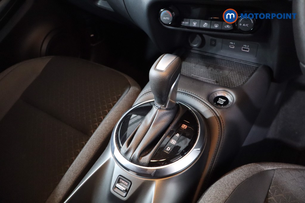 Nissan Juke N-Connecta Automatic Petrol SUV - Stock Number (1636091) - 18th supplementary image