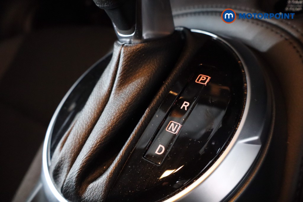 Nissan Juke N-Connecta Automatic Petrol SUV - Stock Number (1636091) - 19th supplementary image