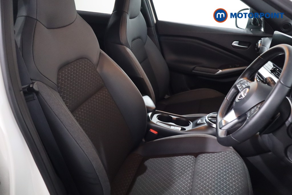 Nissan Juke N-Connecta Automatic Petrol SUV - Stock Number (1636091) - 23rd supplementary image