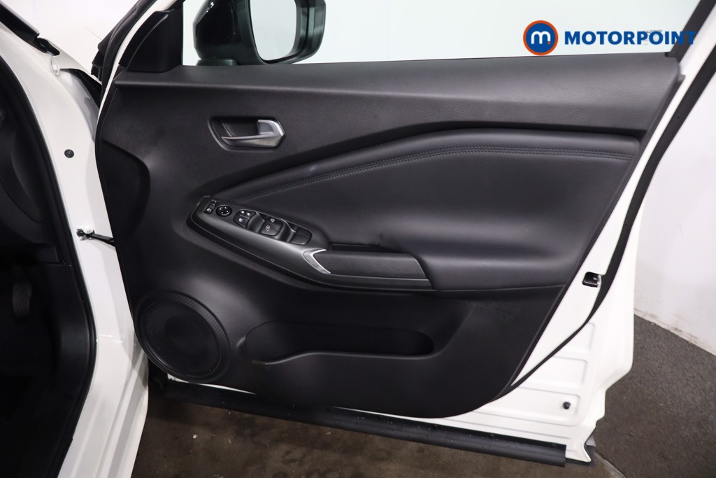 Nissan Juke N-Connecta Automatic Petrol SUV - Stock Number (1636091) - 24th supplementary image