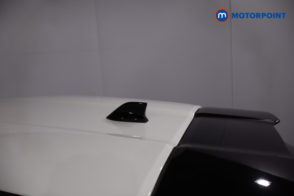 Nissan Juke N-Connecta Automatic Petrol SUV - Stock Number (1636091) - 33rd supplementary image