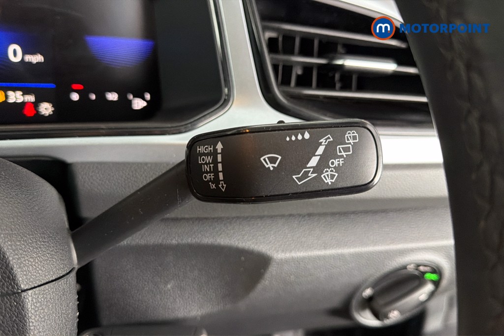 Volkswagen T-Roc Life Manual Petrol SUV - Stock Number (1593678) - 7th supplementary image