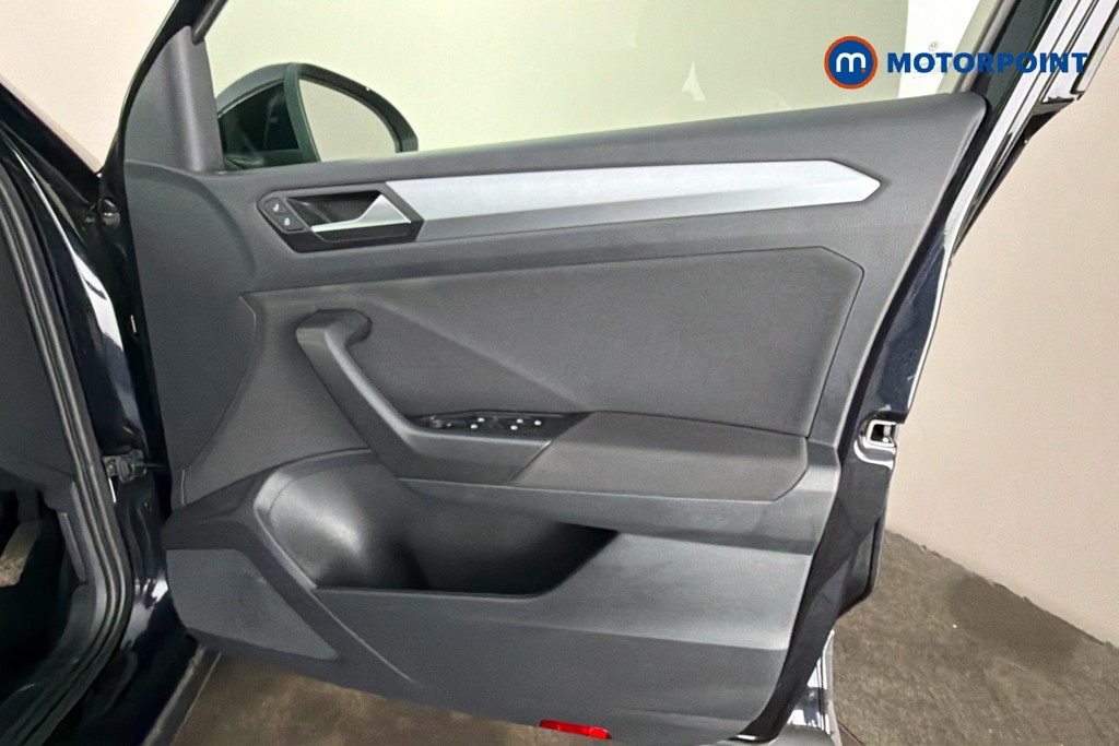 Volkswagen T-Roc Life Manual Petrol SUV - Stock Number (1593678) - 19th supplementary image