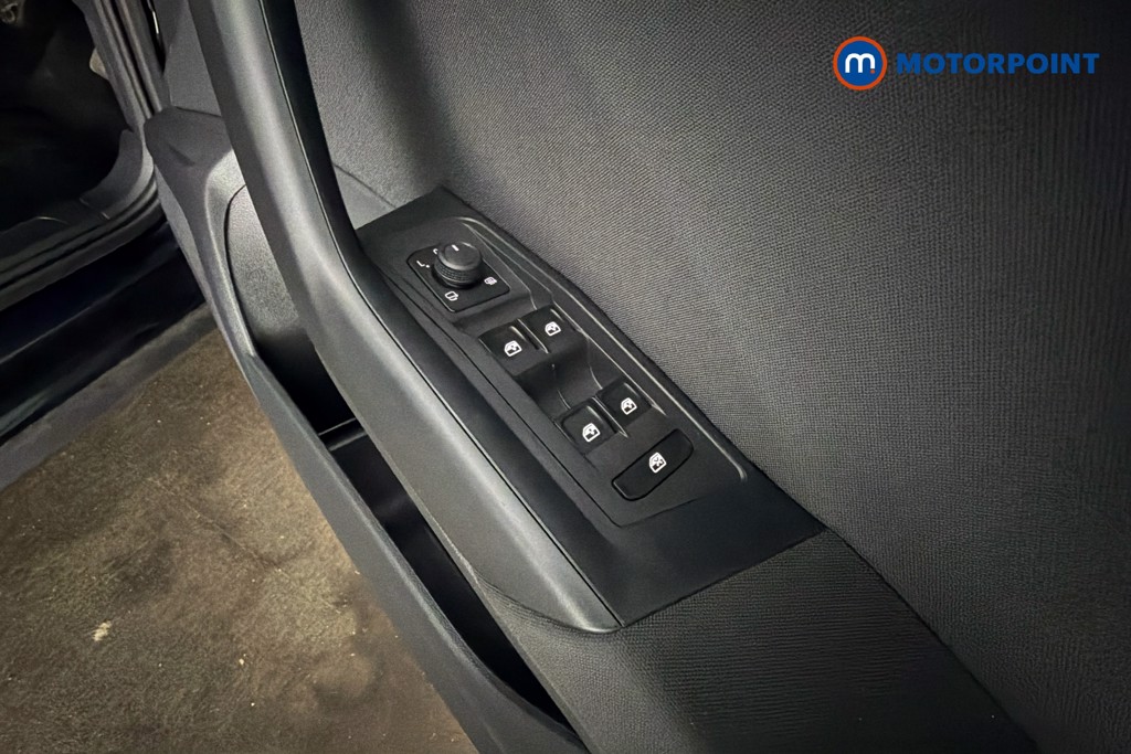 Volkswagen T-Roc Life Manual Petrol SUV - Stock Number (1593678) - 20th supplementary image