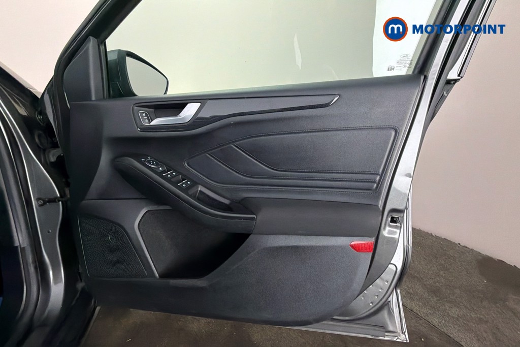 Ford Focus St-Line Manual Diesel Hatchback - Stock Number (1605810) - 19th supplementary image