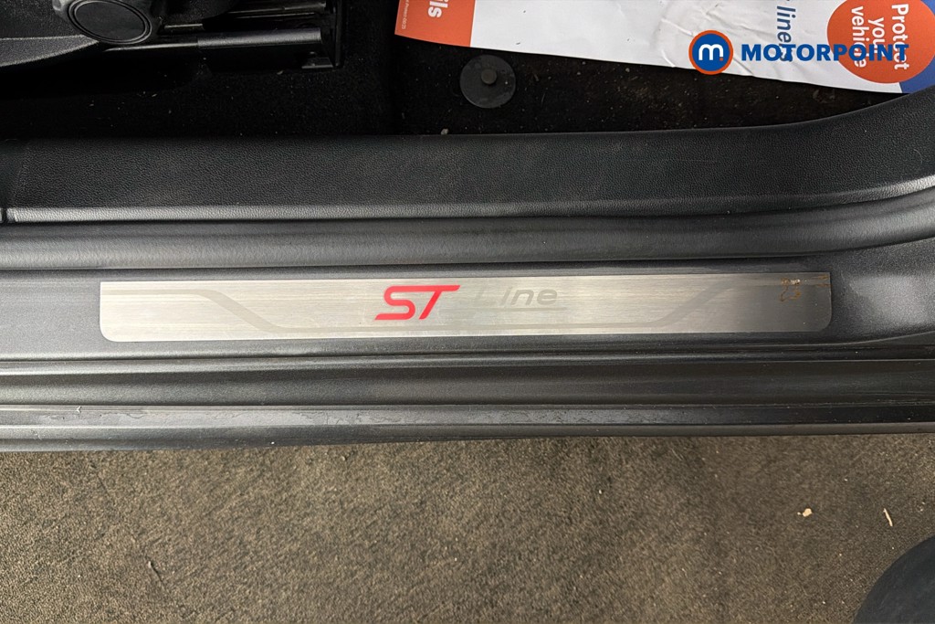 Ford Focus St-Line Manual Diesel Hatchback - Stock Number (1605810) - 27th supplementary image