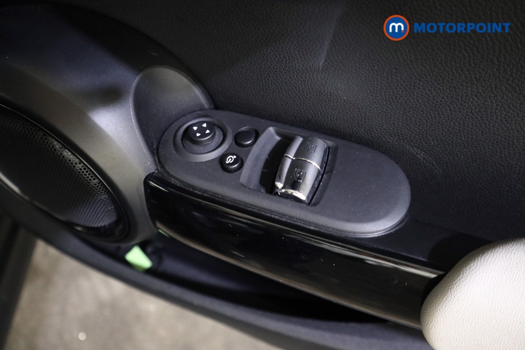 Mini Hatchback Cooper S Level 3 Automatic Electric Hatchback - Stock Number (1619758) - 13th supplementary image