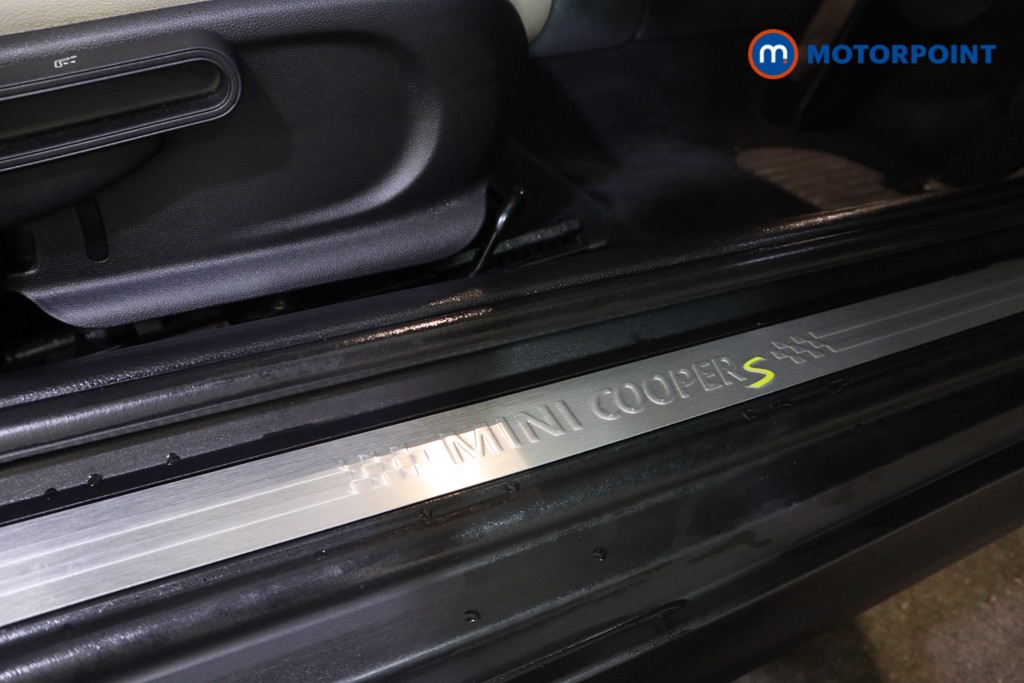 Mini Hatchback Cooper S Level 3 Automatic Electric Hatchback - Stock Number (1619758) - 15th supplementary image