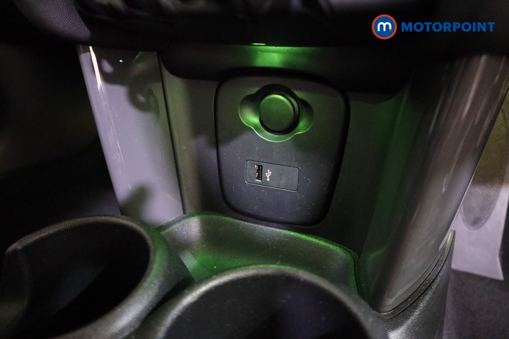 Mini Hatchback One Classic Manual Petrol Hatchback - Stock Number (1625066) - 8th supplementary image